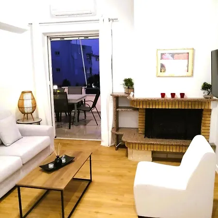 Aelio Deluxe Akrata *