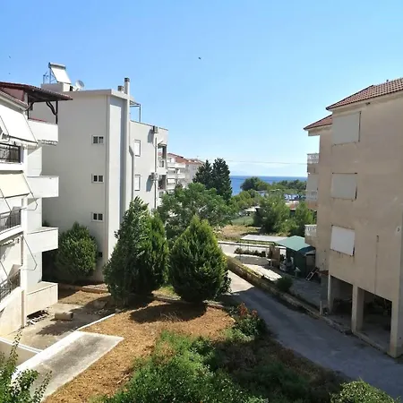 Aelio Deluxe Akrata *