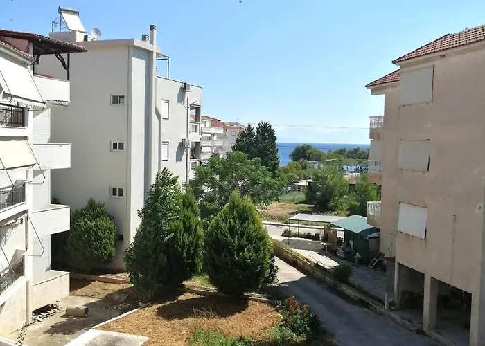 Aelio Deluxe Akrata *